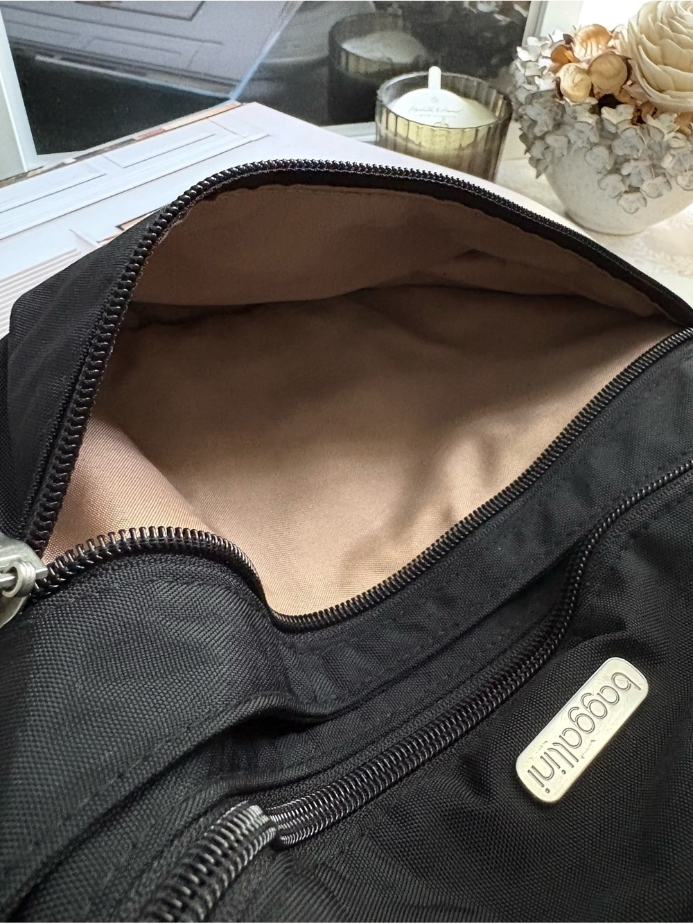 Baggallini Black Waist Bag - Picture 7 of 8